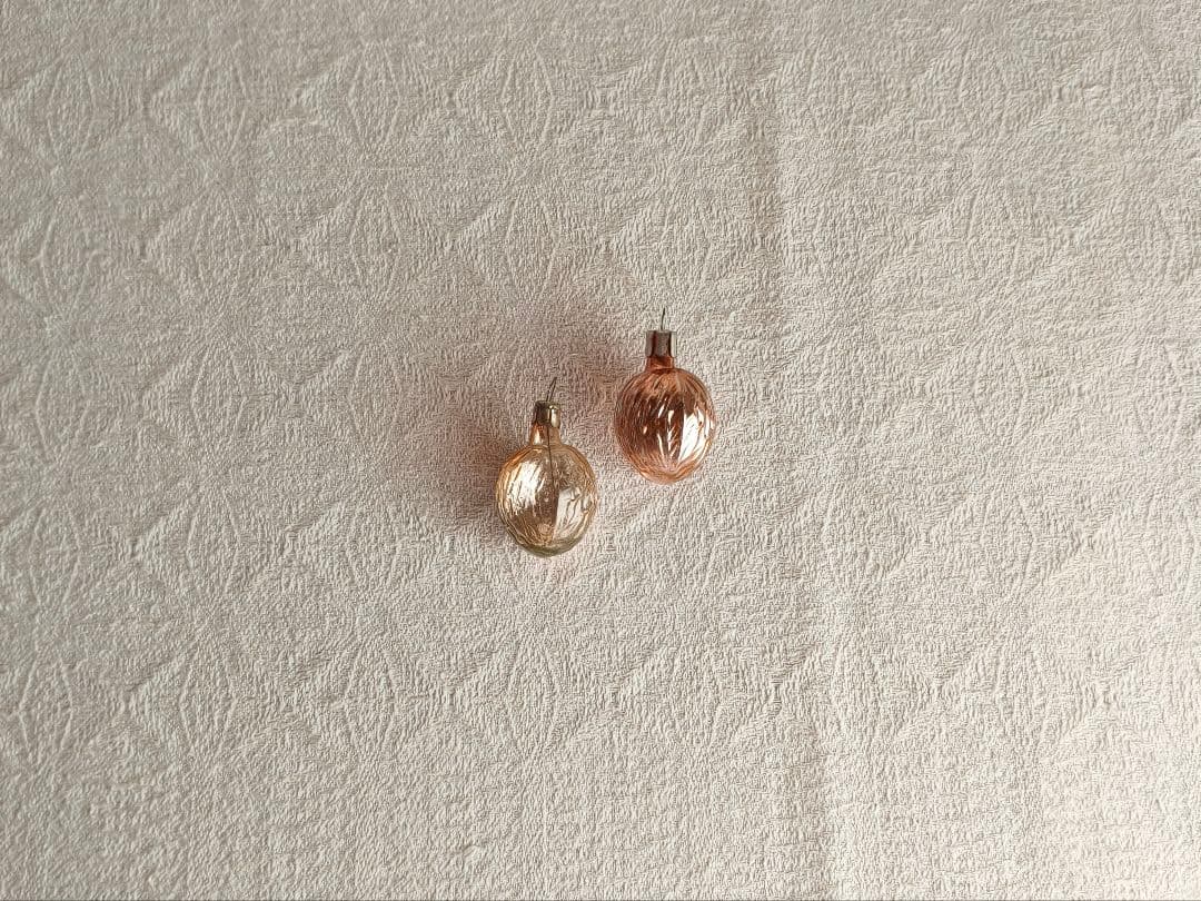 【たし1012さま】vintage ❀ マットゴールドの クルミオーナメント