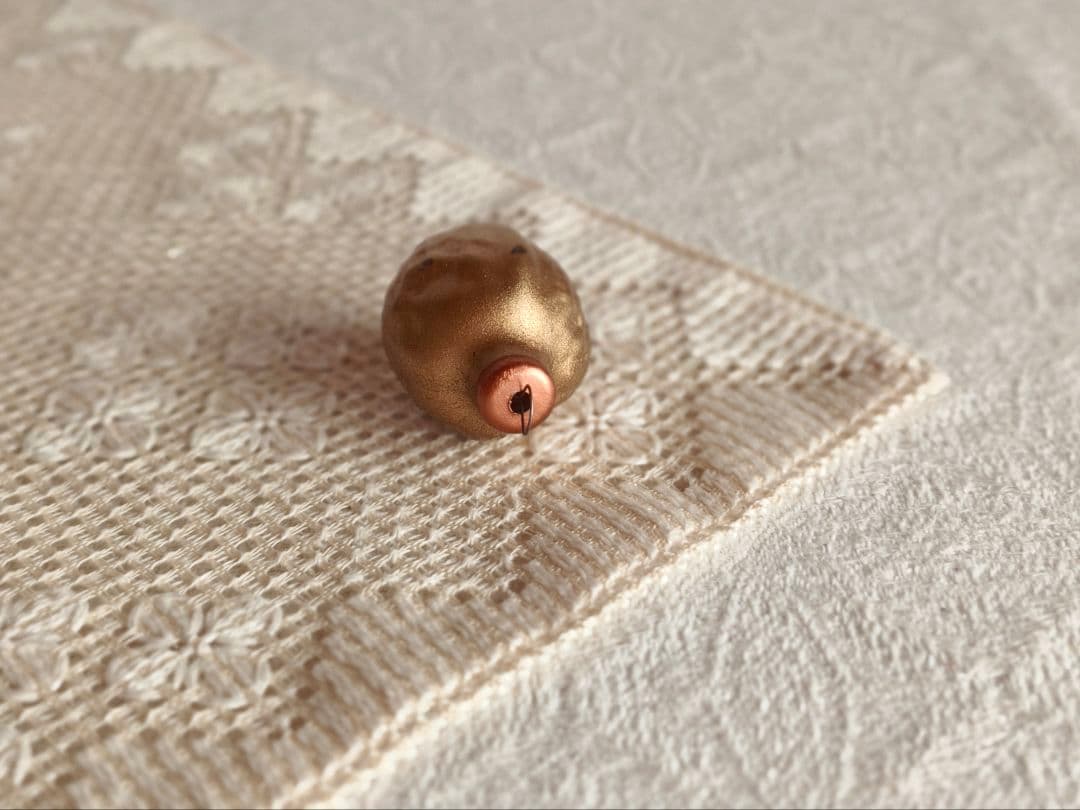 【たし1012さま】vintage ❀ マットゴールドの クルミオーナメント