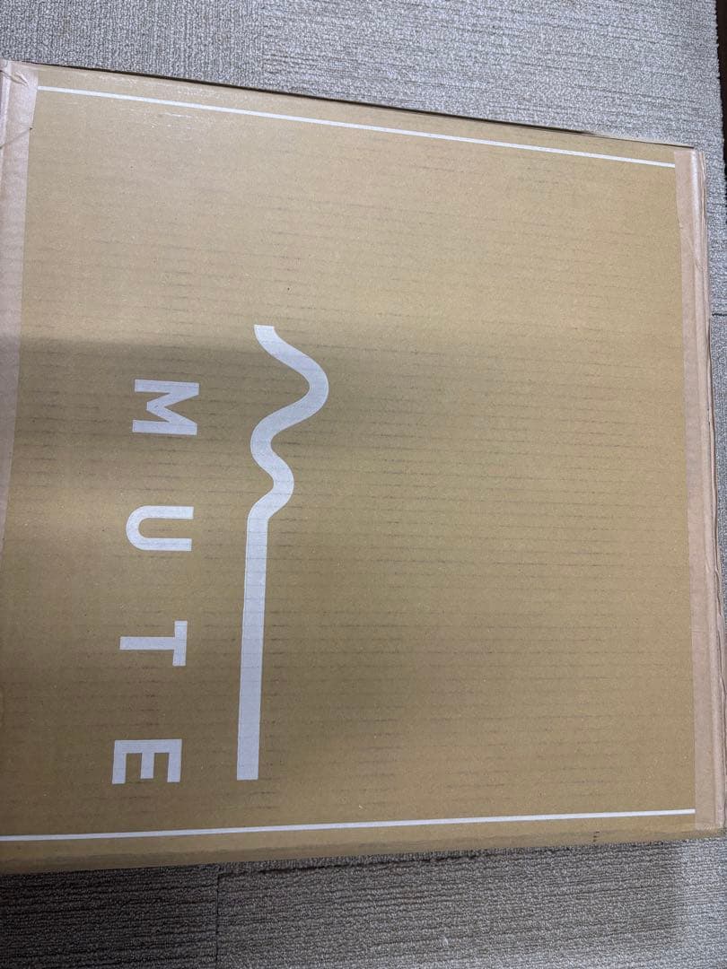 【新品】防音マットMUTE　防音専科 ラグ 50cm x 50cm 8枚入