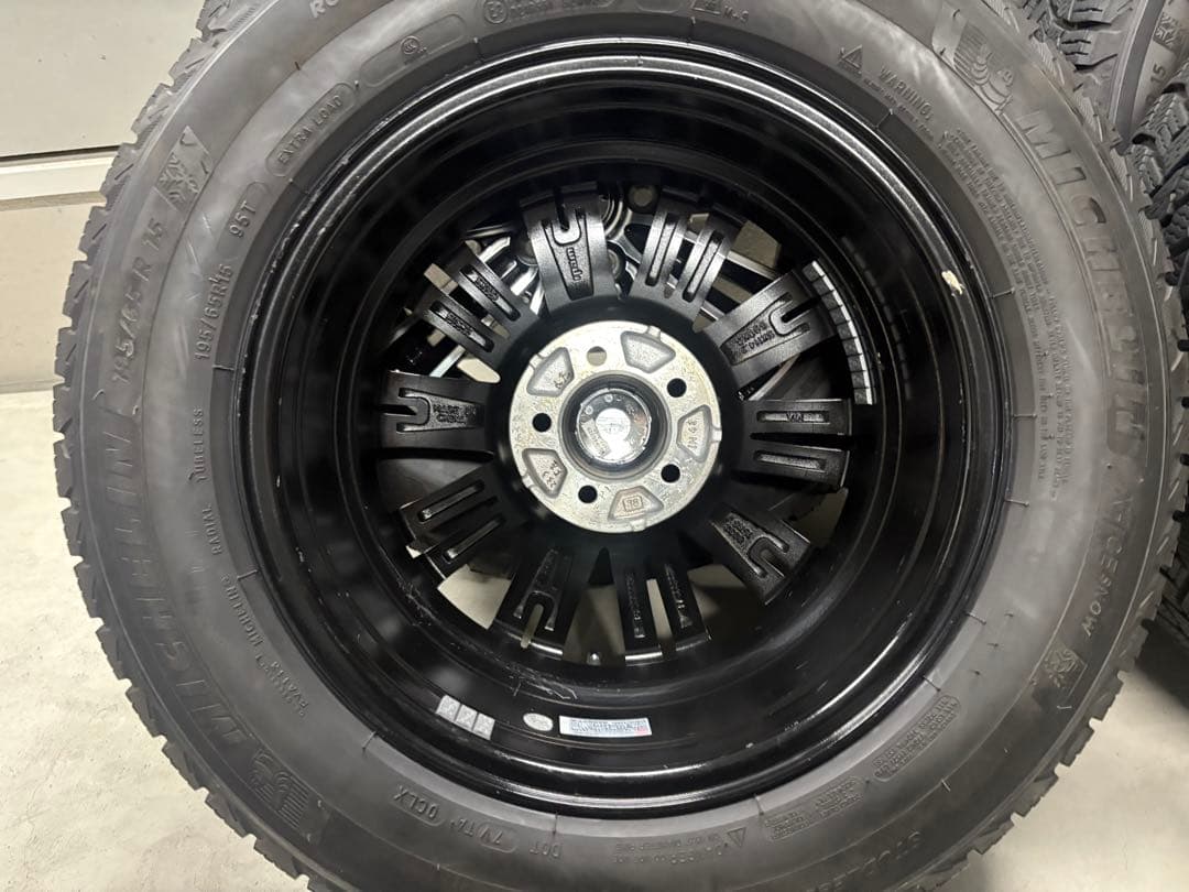 みっちゃん① 195/65R15 スタッドレス　pcd100 ミシュラン