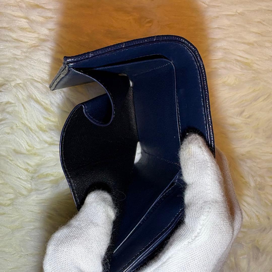 美品 三つ折り 財布 Vステッチ キャビアスキン YSLロゴ ネイビー