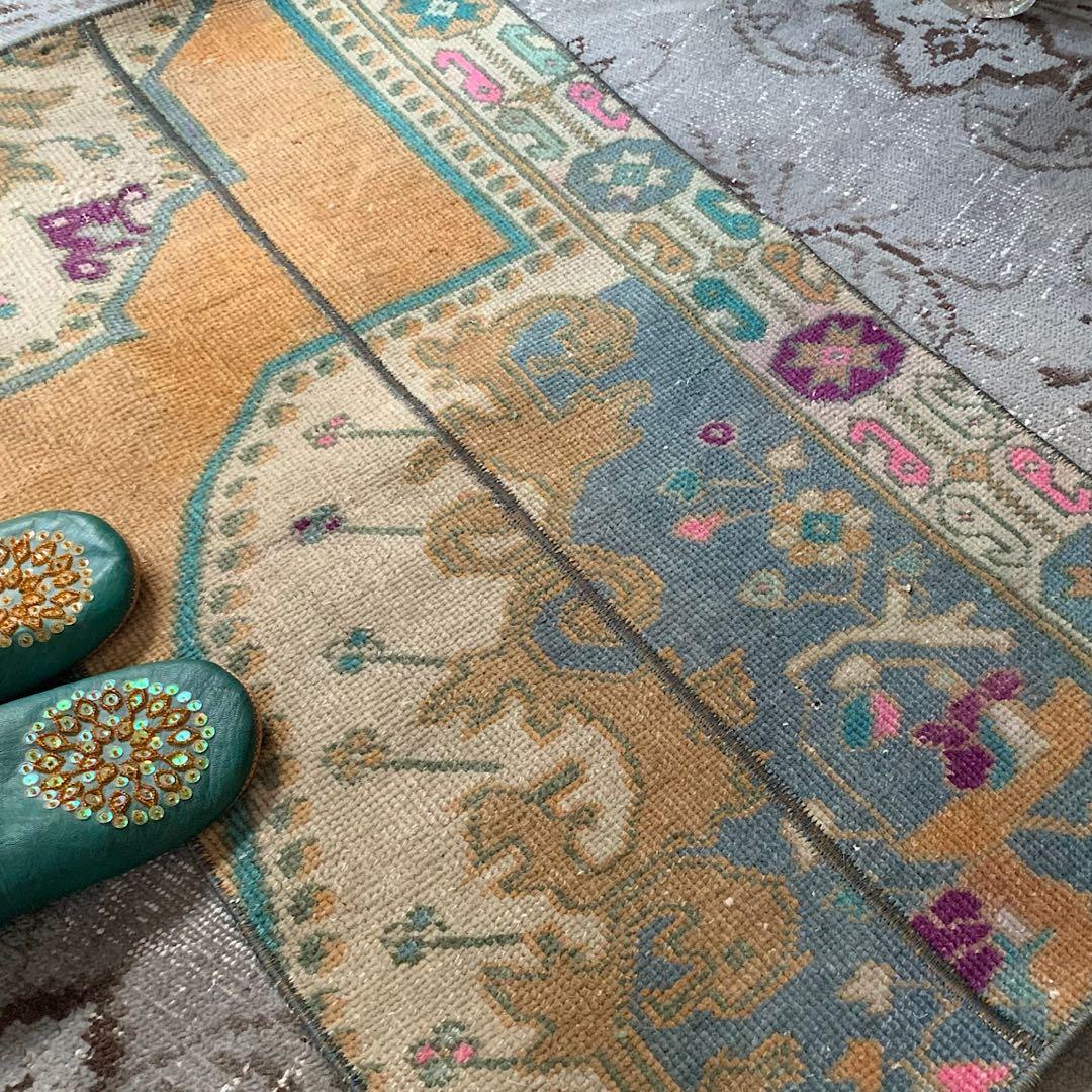 トルコヴィンテージラグ　アヴァノスラグ　96×53 パステル　パッチワークラグ