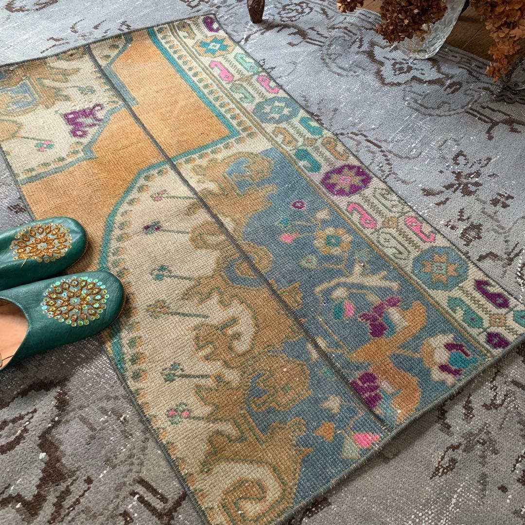 トルコヴィンテージラグ　アヴァノスラグ　96×53 パステル　パッチワークラグ