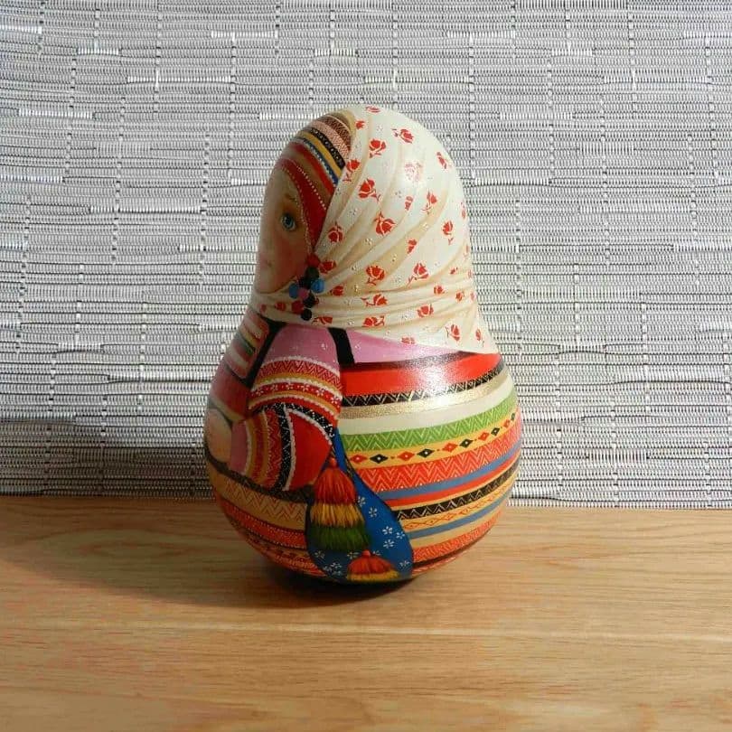 エレナ・シドロワ　カラフルな民族衣装のおきあがりこぼし　マトリョーシカ　作家もの