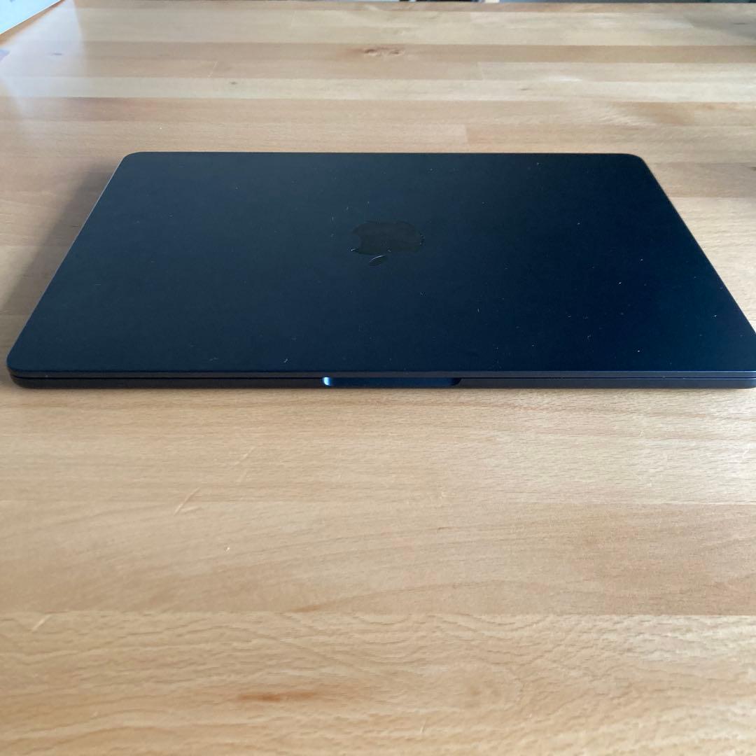 MacBook Air M2 13.6インチ　ミッドナイトブルー