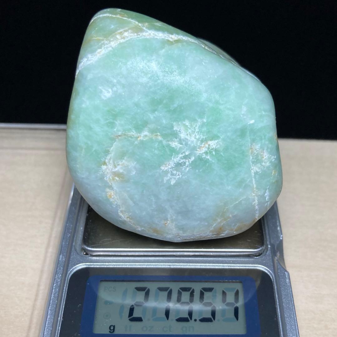 糸魚川翡翠　海中翡翠　濃いアップルグリーン　翡翠輝石　原石　279.5ｇ