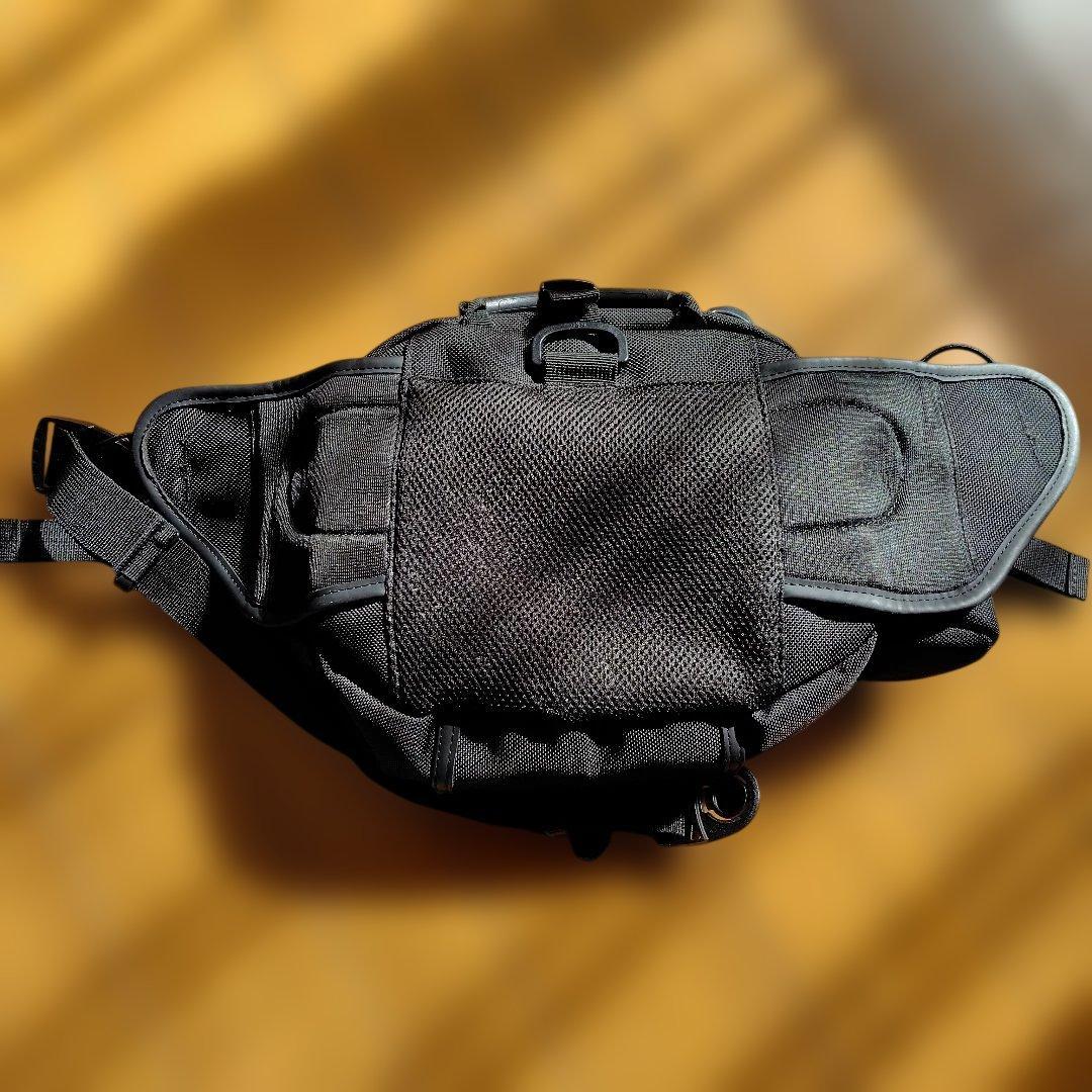 値下げしました！・クシタニ・ブラック ナイロン ボディバッグ