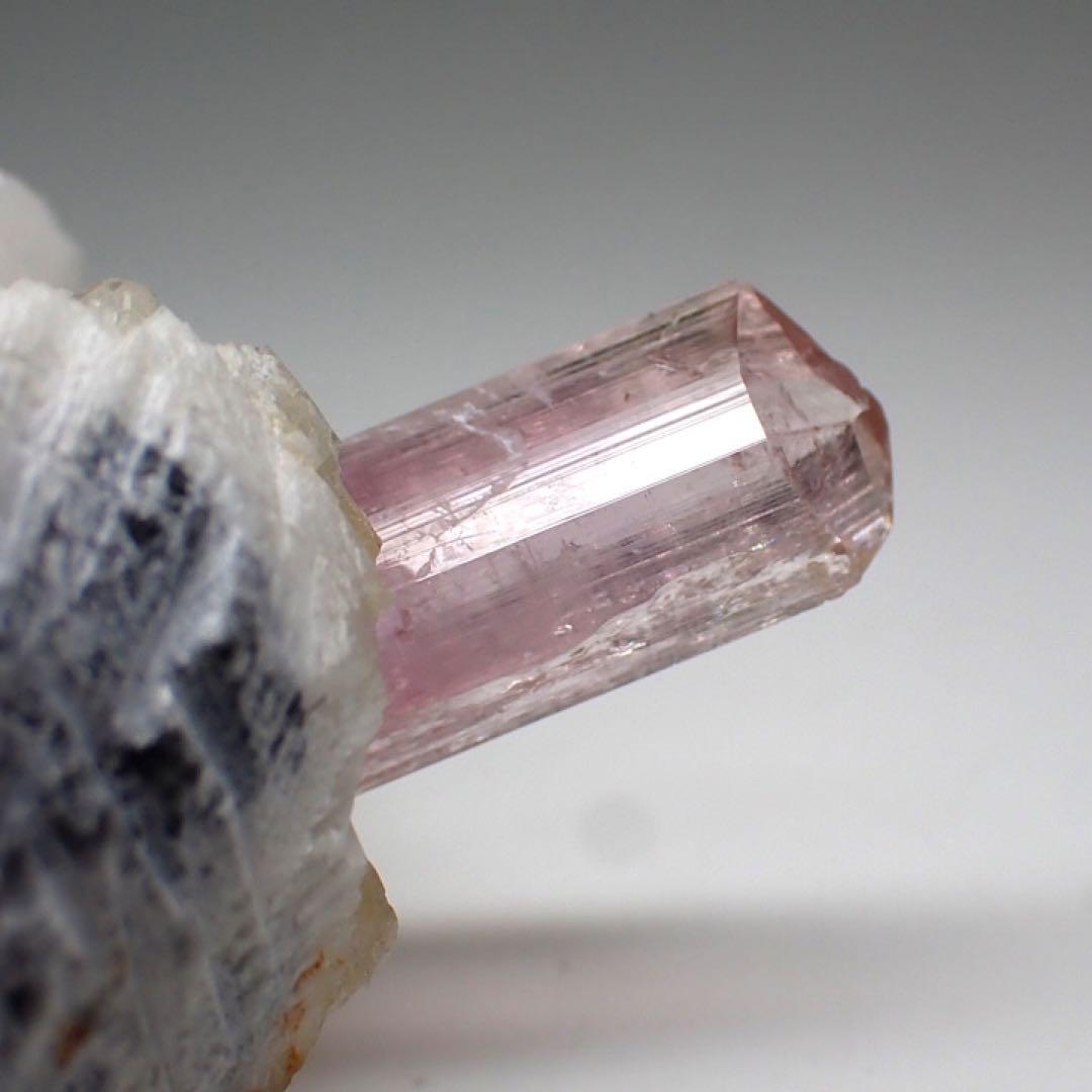 【パキスタン/カトラン産】ピンクインペリアルトパーズ