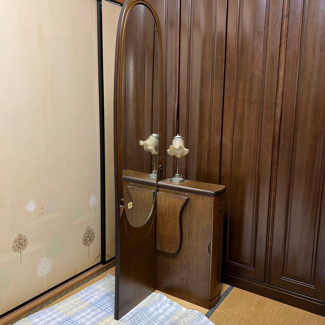 一面鏡ドレッサーです。