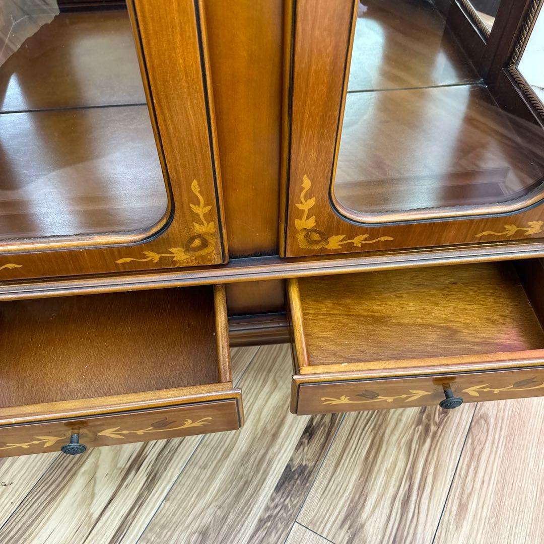 イタリア風　飾り棚　ガラス棚　アンティーク　キャビネット