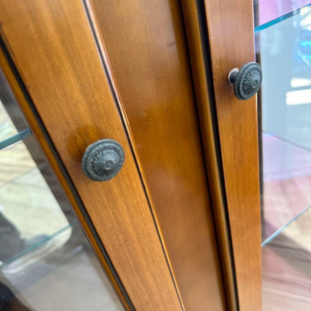 イタリア風　飾り棚　ガラス棚　アンティーク　キャビネット