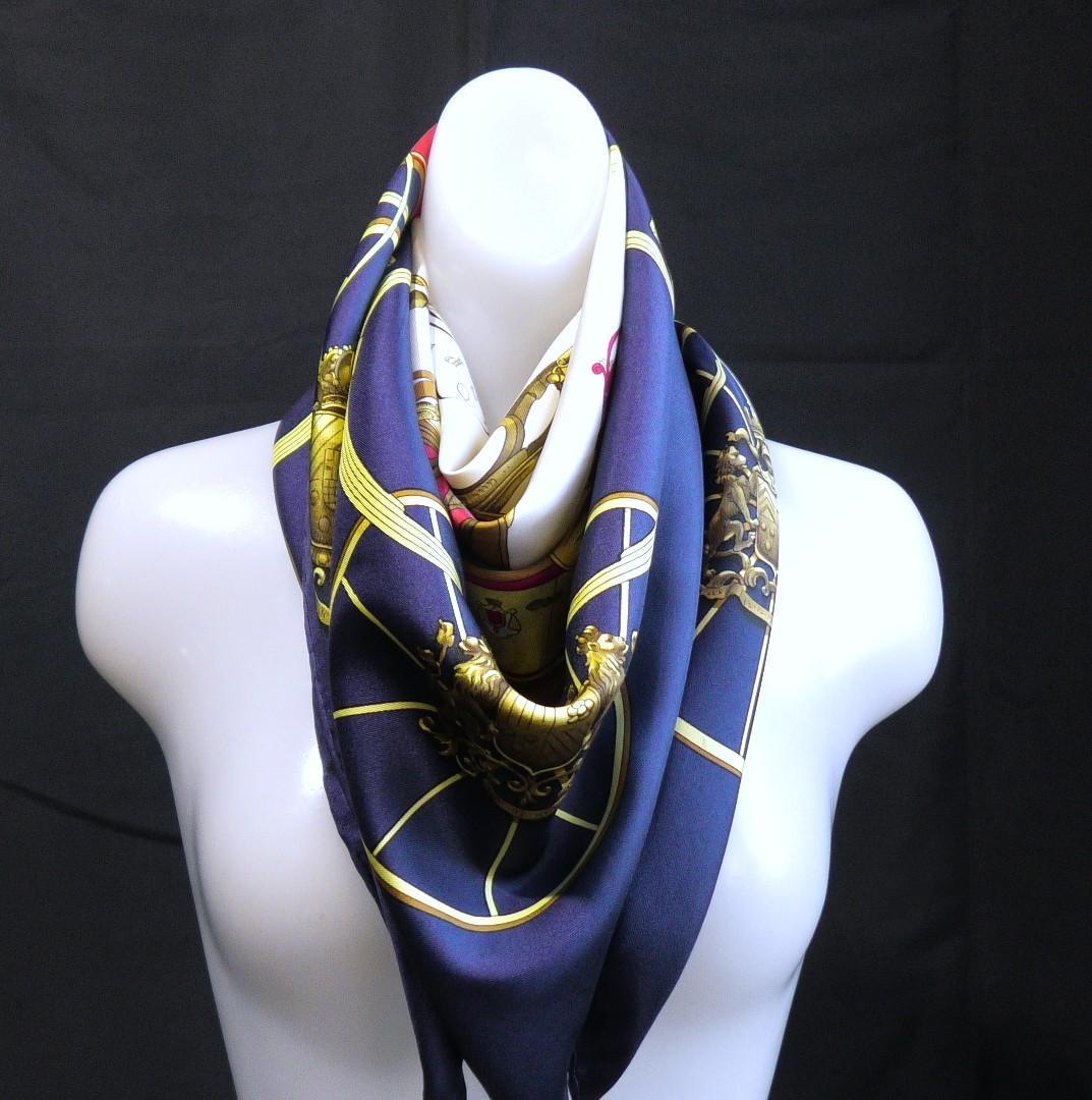 HERMES エルメス　大判スカーフ　カレ90　 D214