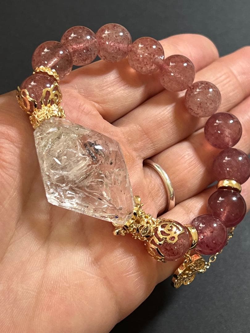 水入水晶ストロベリークォーツのブレスレット