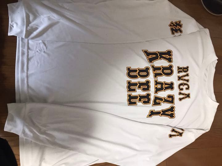 RVCAとCrazy Bee  白Tシャツ 長袖