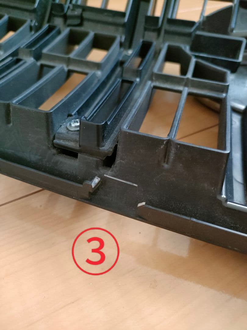 【ジャンク】アウトバックフロントグリルBT5【商品状態要確認】