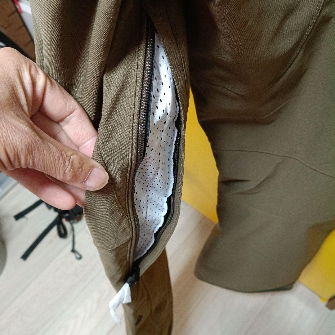 スノーボード　ボルコム　ビブパンツ　ダークブラウン　Lサイズ　新品