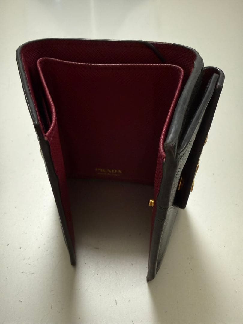 PRADA レザー 三つ折り財布