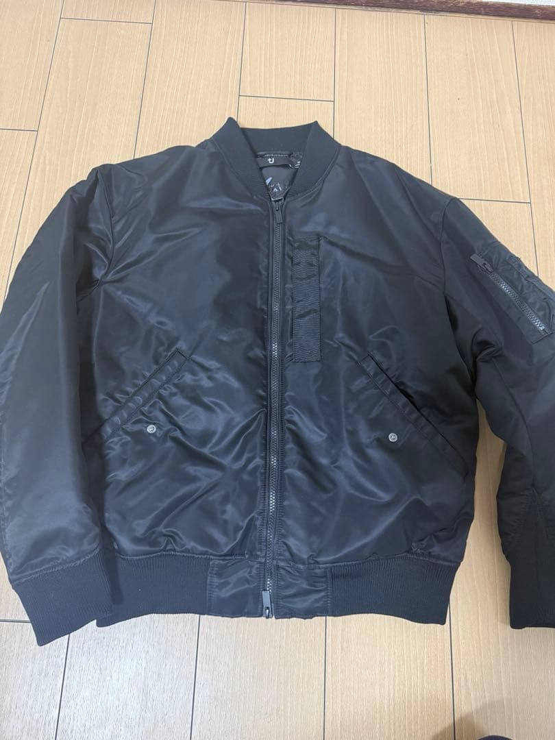 UNIQLO ブラック MA-1 フライトジャケット