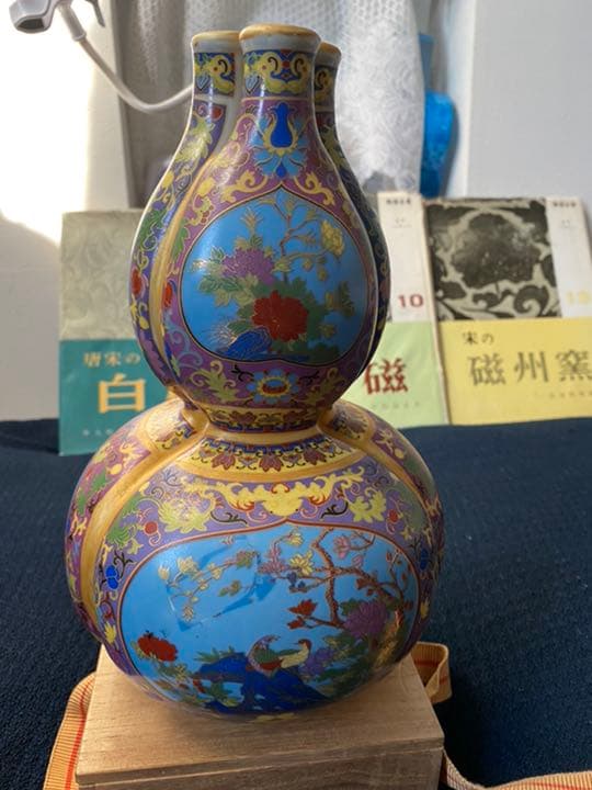 雍正年製粉彩三口葫芦瓶、サイズ約高さ24cm径约16cm