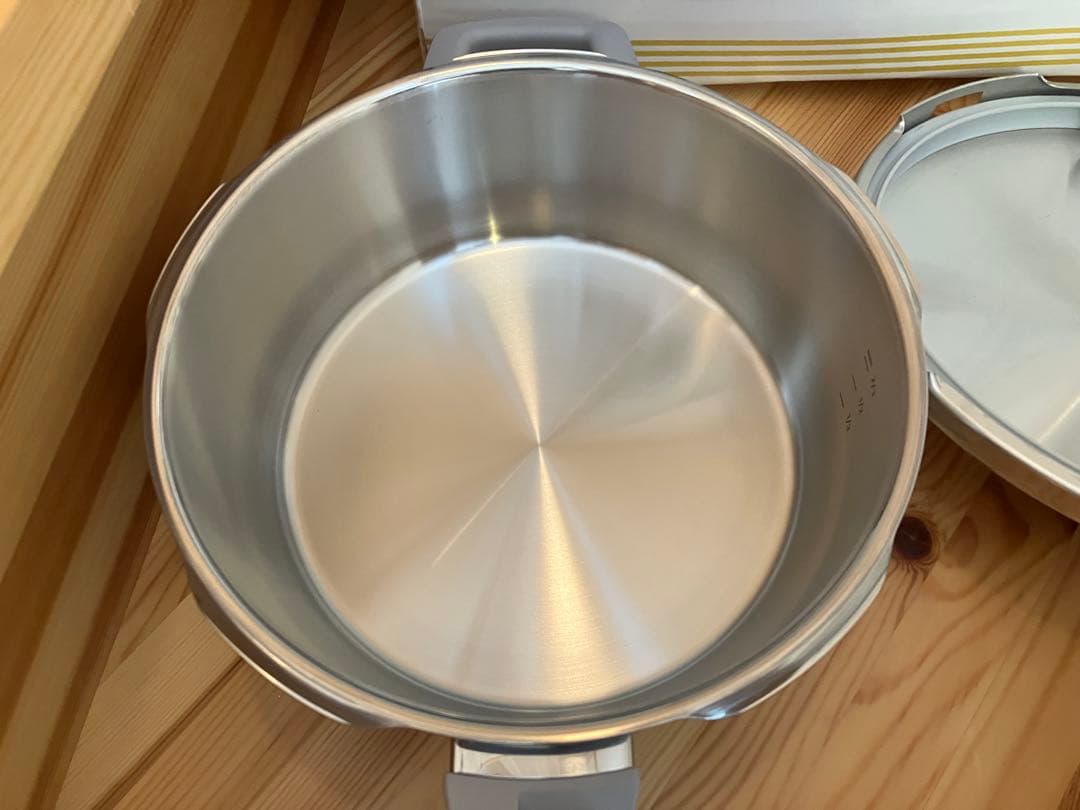 新品 未使用 レインボークッカー 圧力鍋 3L タッパーウェア 片手鍋 蒸し器付