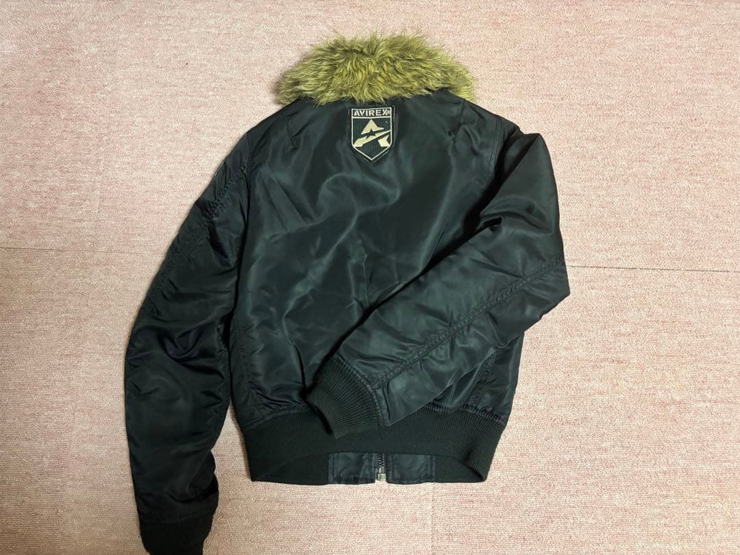 AVIREX ブラック ミリタリージャケット ファー付き