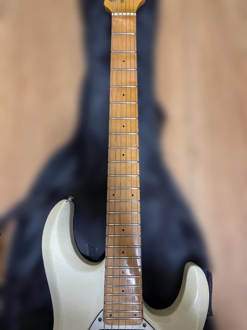 r*6様 Musicmanタイプ エレキギター アルダー HSHピックアップ メ