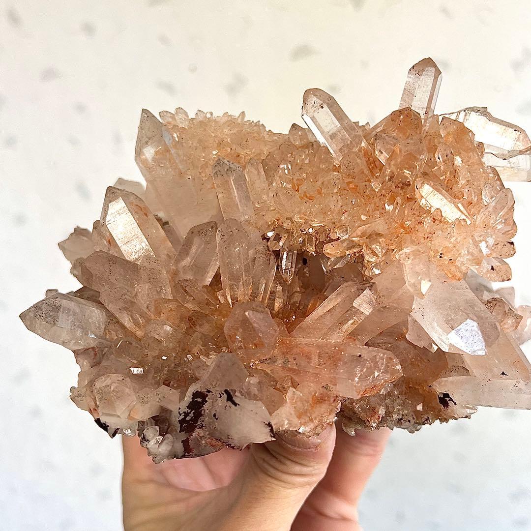 天然ピンクヒマラヤクォーツ クラスター｜高透明・輝き抜群　洞窟あり