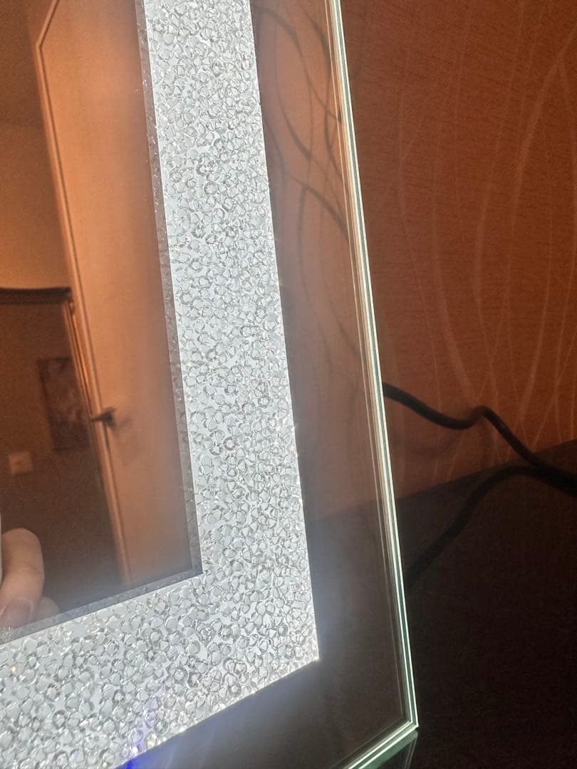 新品LED3色調光　照明付き壁掛け　鏡 大きめ　80cm