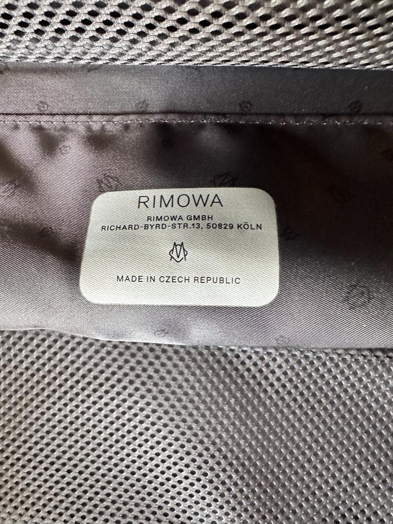 リモワ RIMOWA スーツケース 機内持ち込み エッセンシャルキャビン 37L