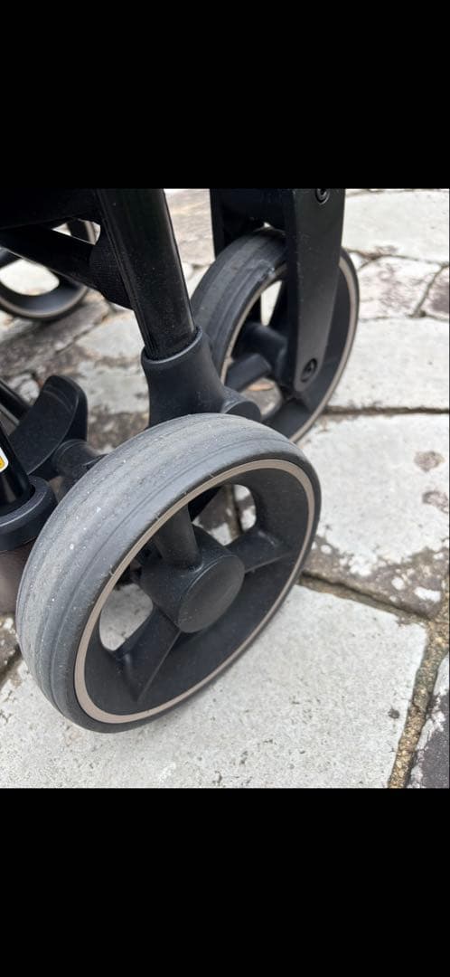 nunaベビーカー IXXA