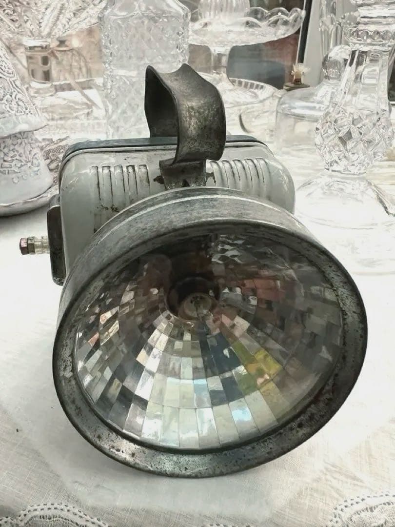 ナショナルの古い自転車用前照灯です。