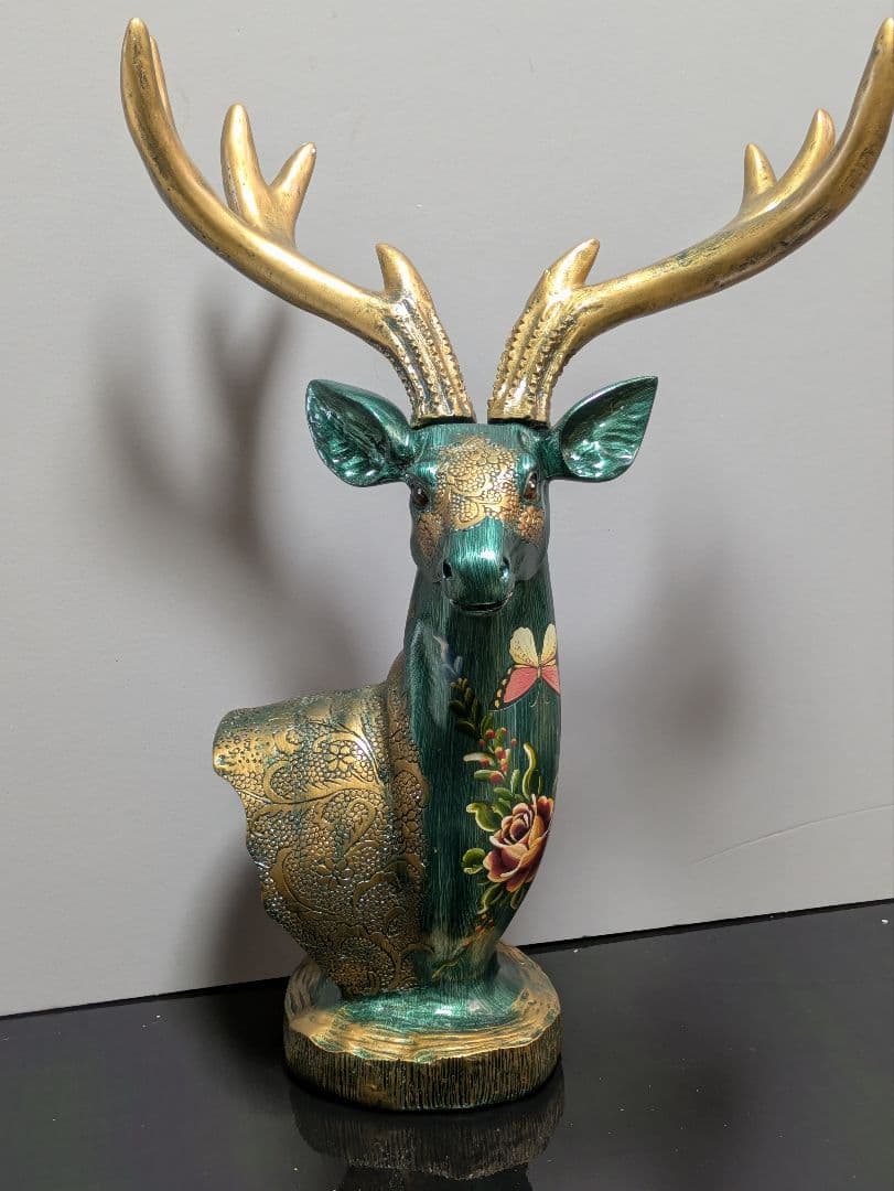 鹿 置物 金色の角 花模様 彫刻 アンティーク 置物 インテリア