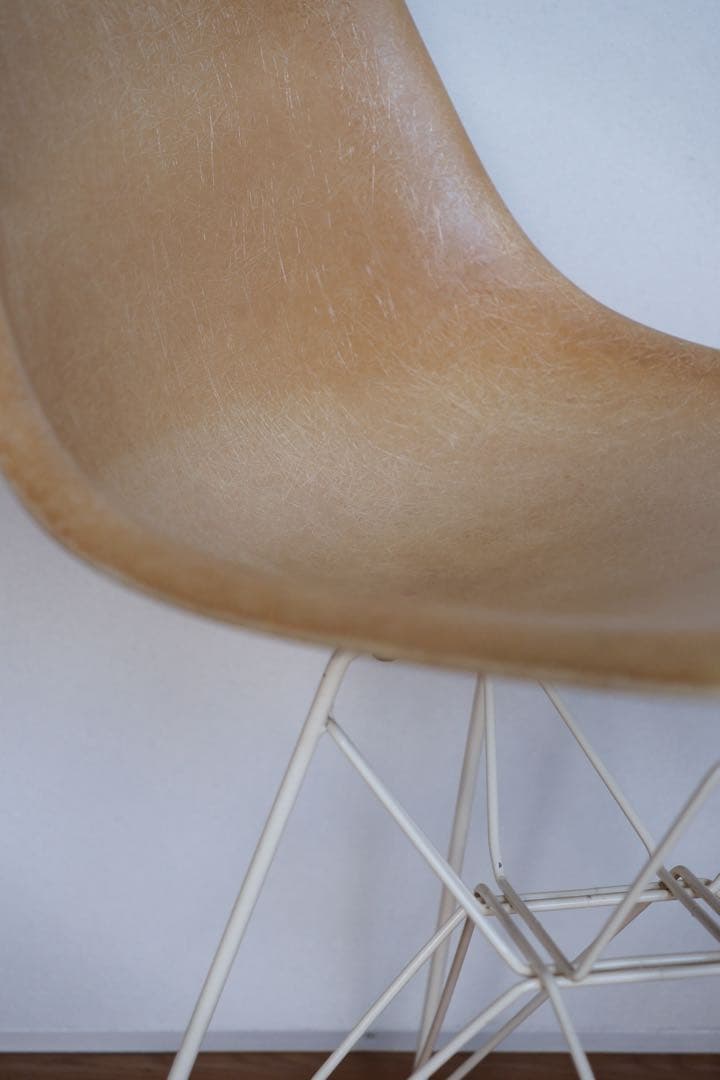 Eames Side Shell Chair Eiffel Base ①