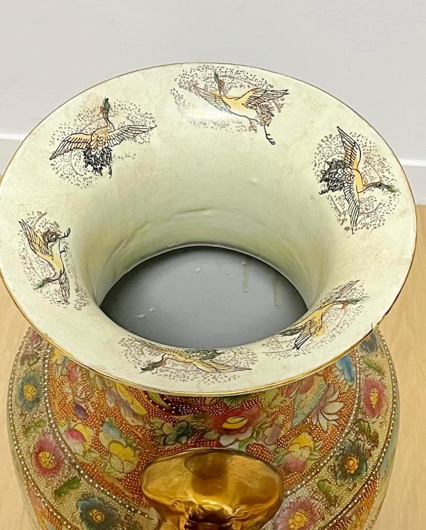 薩摩焼 大花瓶　鶴舞武士戦図　金彩耳双