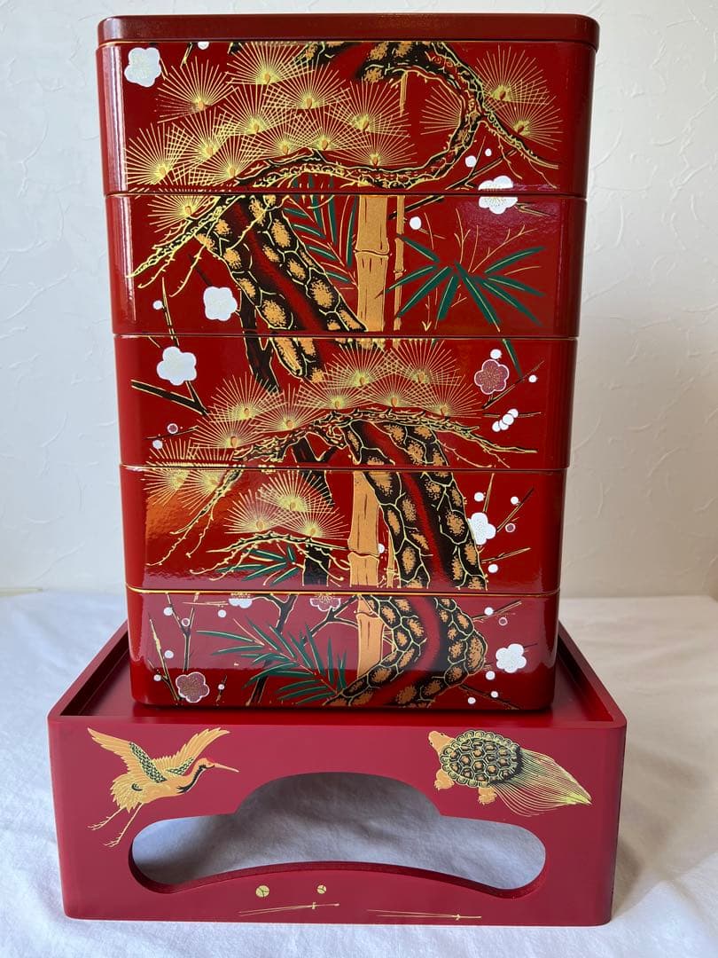 華やかな新年に！新品未使用会津塗五段重箱台付き　 慶事松竹梅鶴亀柄