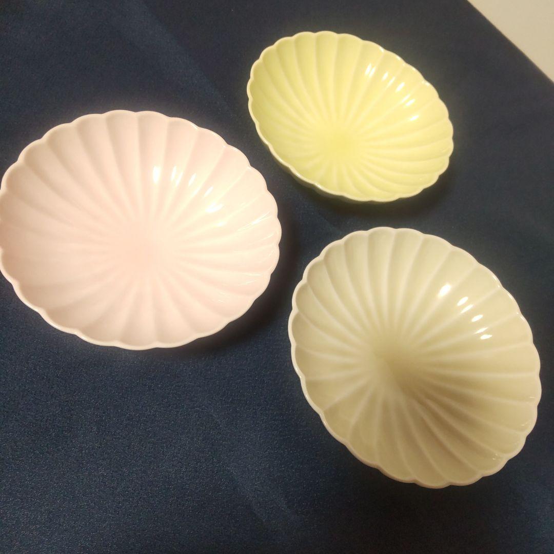 深川製磁 3色 菊割 小鉢 輪花 ピンク イエロー ベージュ