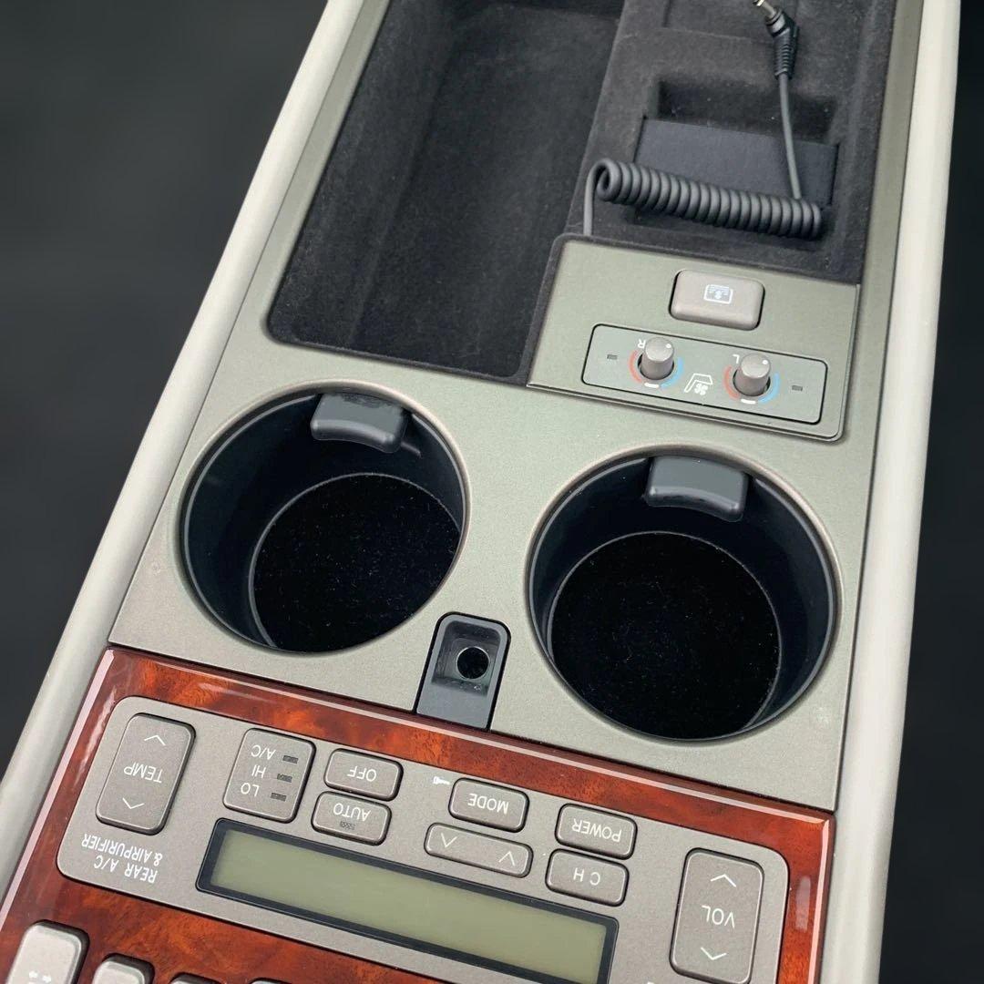 トヨタ　セルシオ　30 後期　純正リアセンターコンソールスイッチ付き　中古品