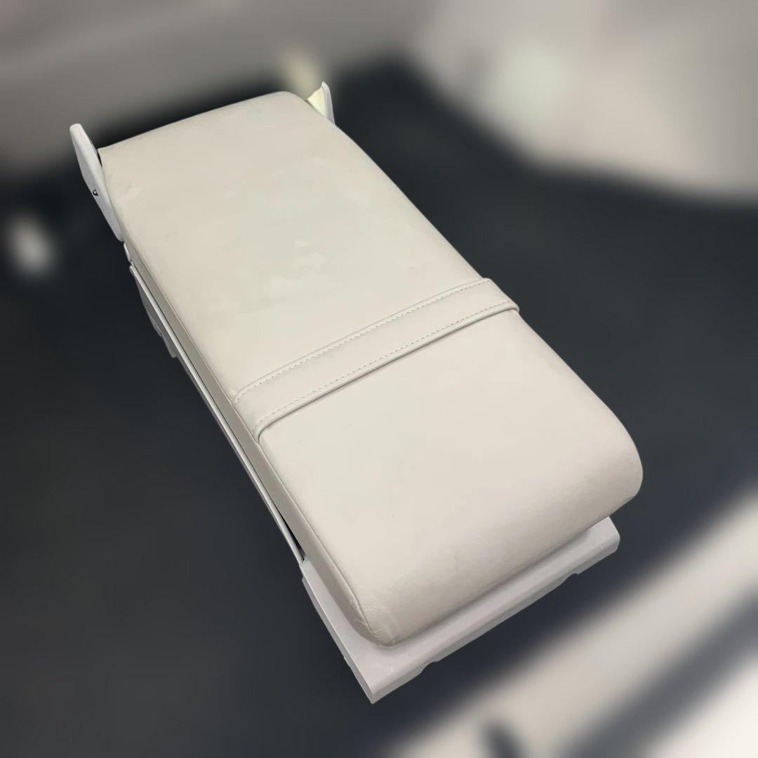 トヨタ　セルシオ　30 後期　純正リアセンターコンソールスイッチ付き　中古品