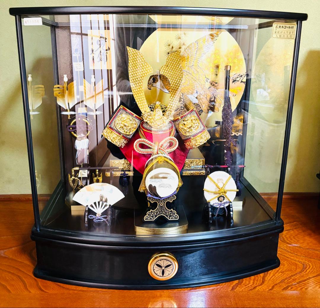 兜飾り　鷹　カッコいい　五月の節句　ガラスケース付き