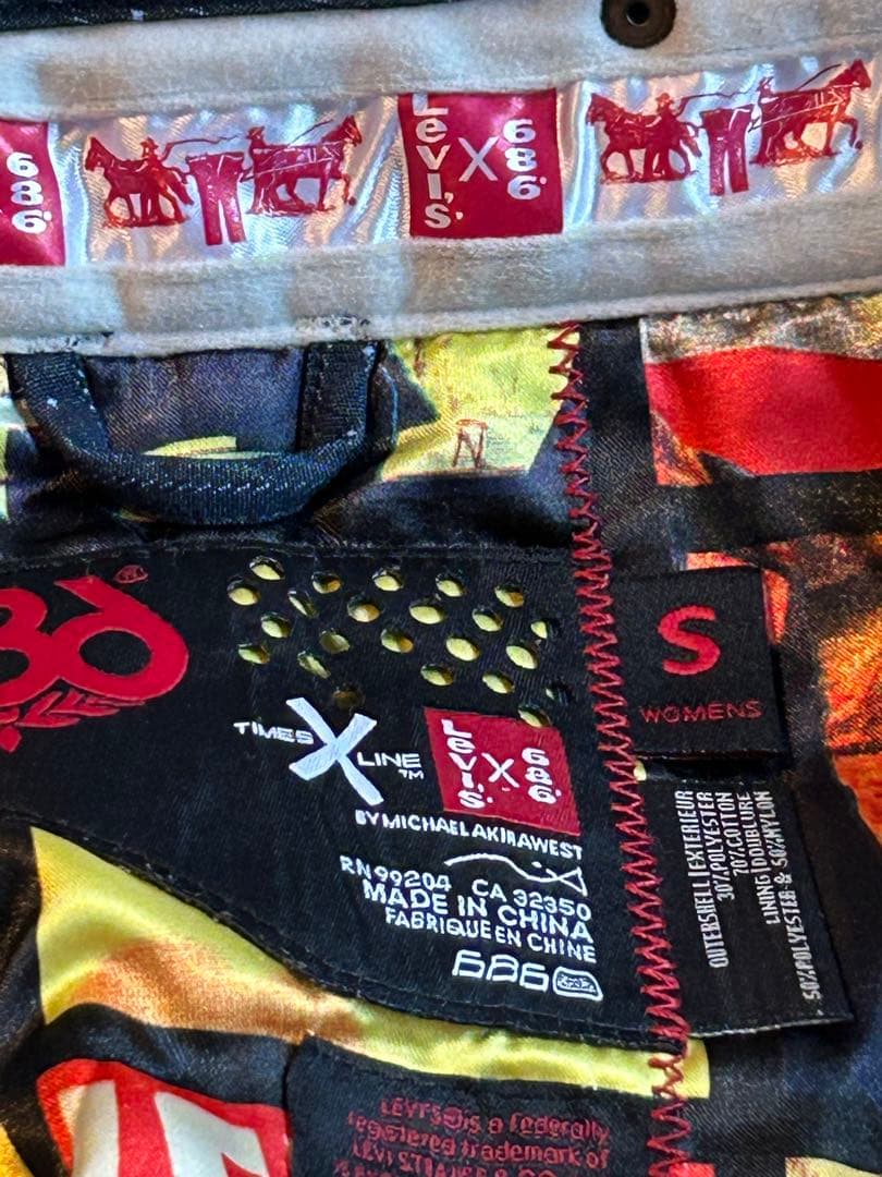 686×LEVI'S スノーボード ウェア　パンツ レディース