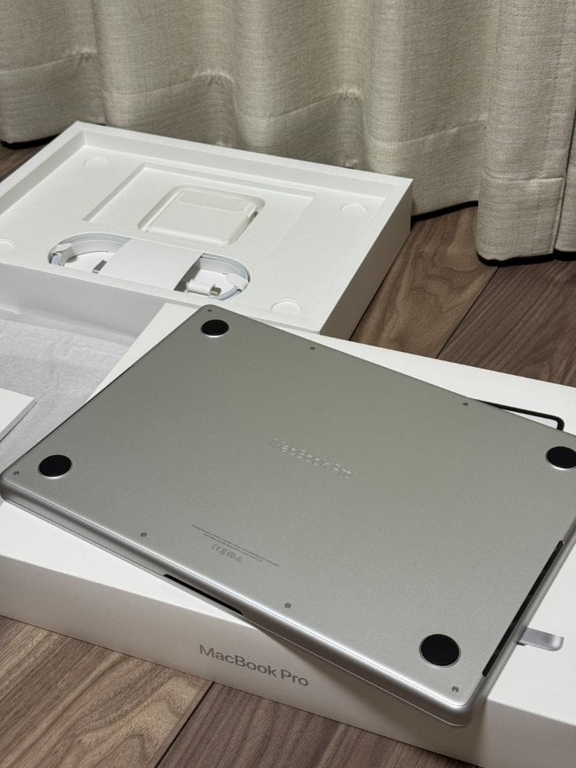 MacBook Pro 14イチ M1 Pro / 32GB / 2TB US