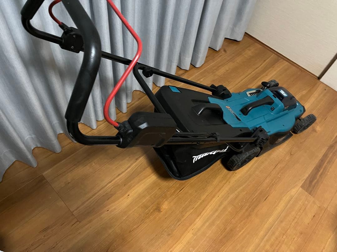 マキタ MLM330DZ 18V 充電式芝刈機 330mm バッテリー充電器なし