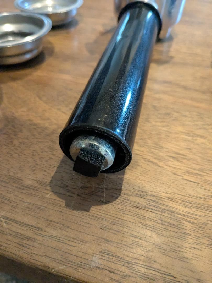 De'Longhi エスプレッソマシン ／ディディカ ／レッド