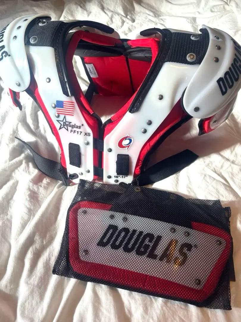【新品未使用✨】Douglas ダグラスFF17 XS アメフトショルダーパッド