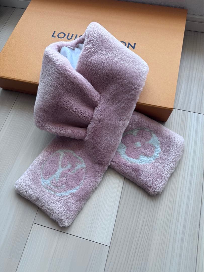 プ*ラ様 新品ルイヴィトンLOUIS VUITTON ファーマフラー　ピンク
