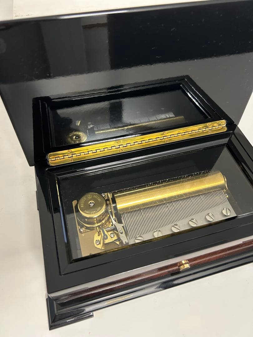 REUGE メカニカルミュージックボックス 花のインレイ