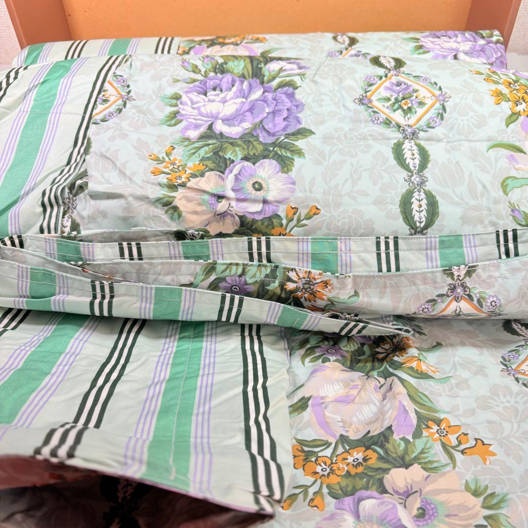 DAKS ダックス　羽毛肌掛ふとん　花柄　刺繍ロゴ　グリーン