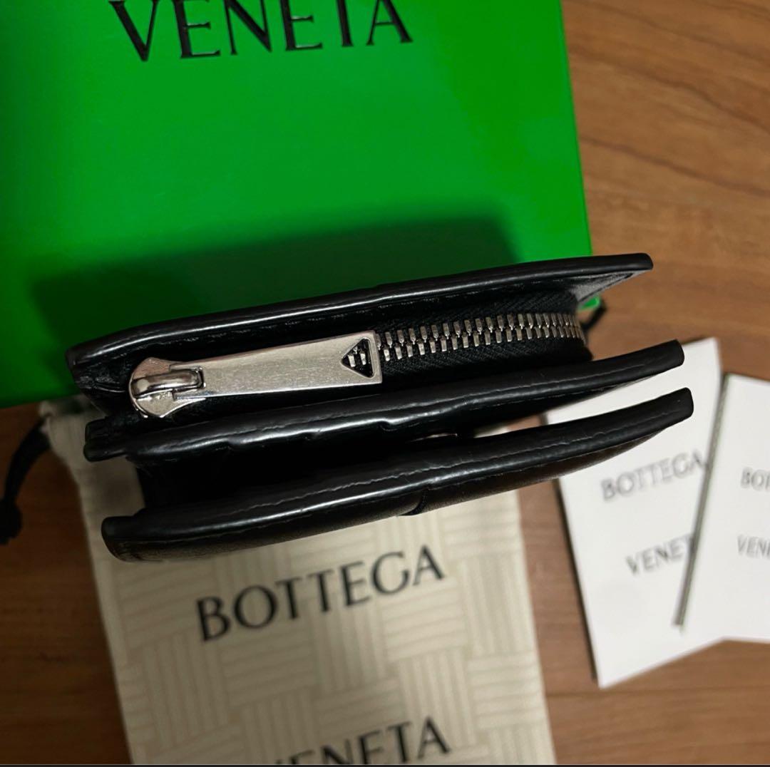 BOTTEGA VENETA 二つ折り財布　ケース付き ブラック