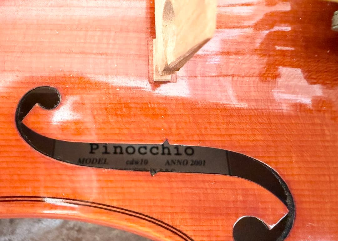 バイオリン 本体と肩当て、ケースベルト付き