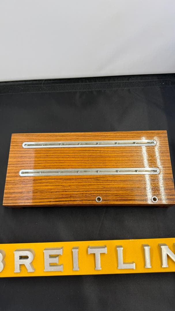 非売品　希少　BREITLING ロゴ プレート ディスプレイスタンド